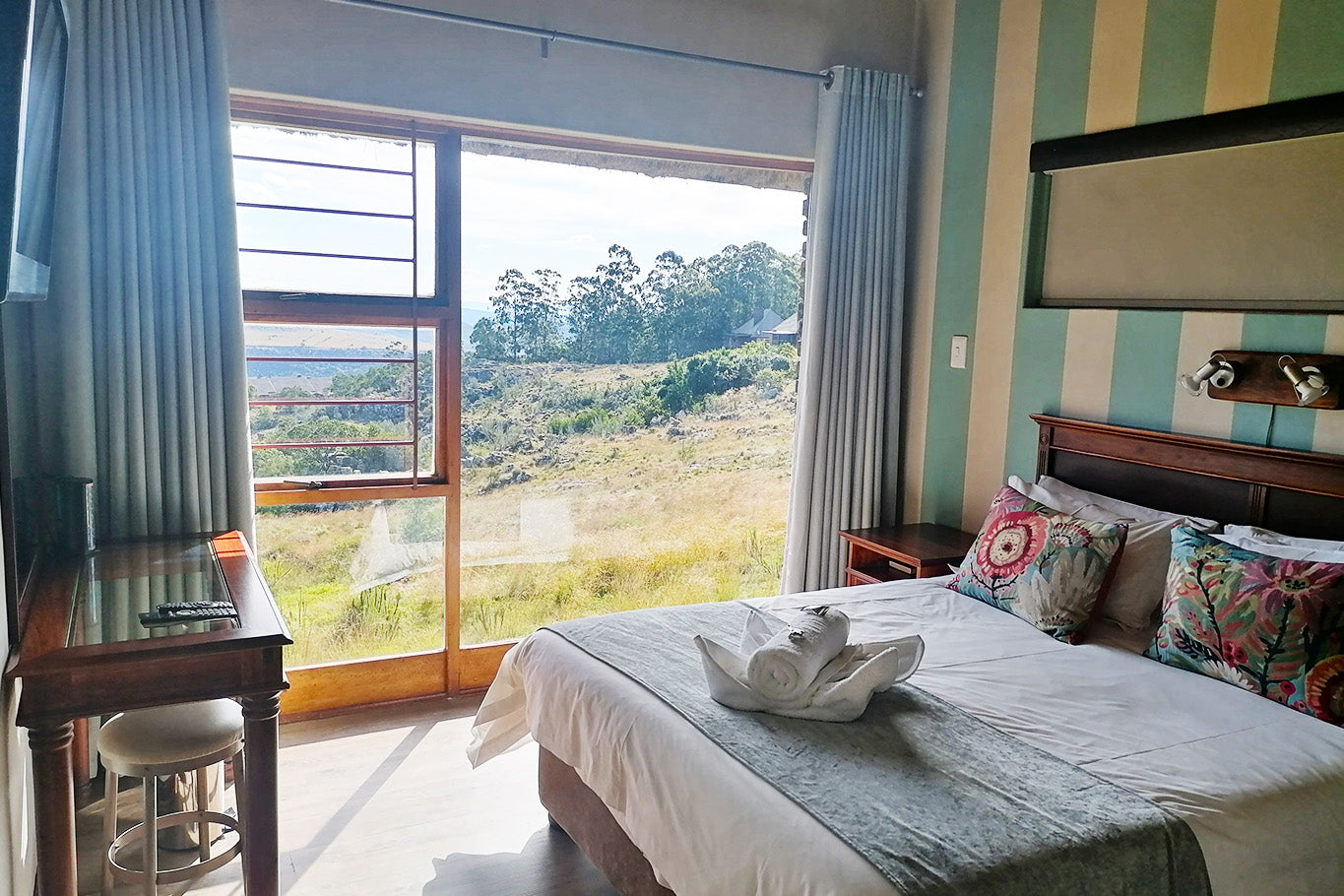 Christmas Midweek @ Crystal Springs mountain lodge 22-26 December (2 adult 2 kids under 12)