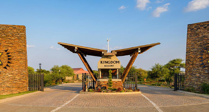 The Kingdom Resort 26-30 JAnuary ( 6 Adults 2 kids under 12 )