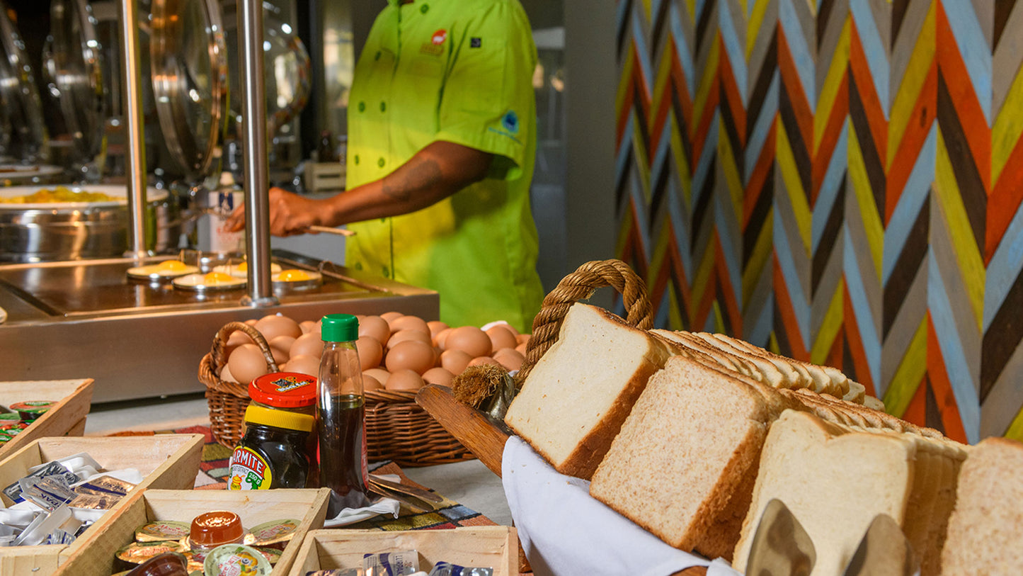 Various midweeks at Dikhololo Resort (2 adults 2 kids under 12)